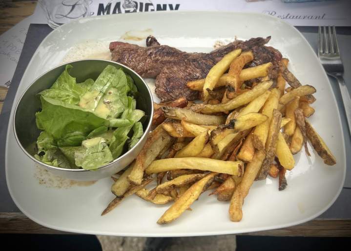 Plat de steak frites Salon-de-Provence